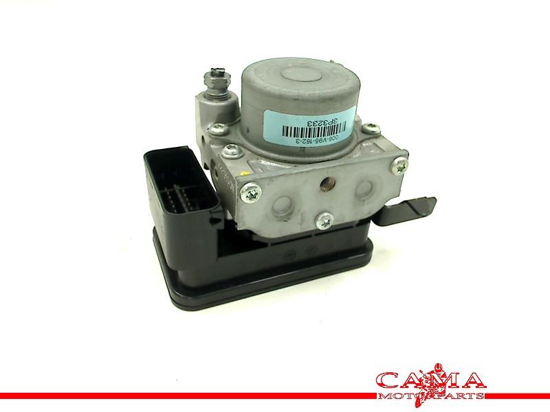 ABS POMP Street Triple 675 2013-2017 (006-V95-162-3), Motoren, Onderdelen | Overige, Gebruikt