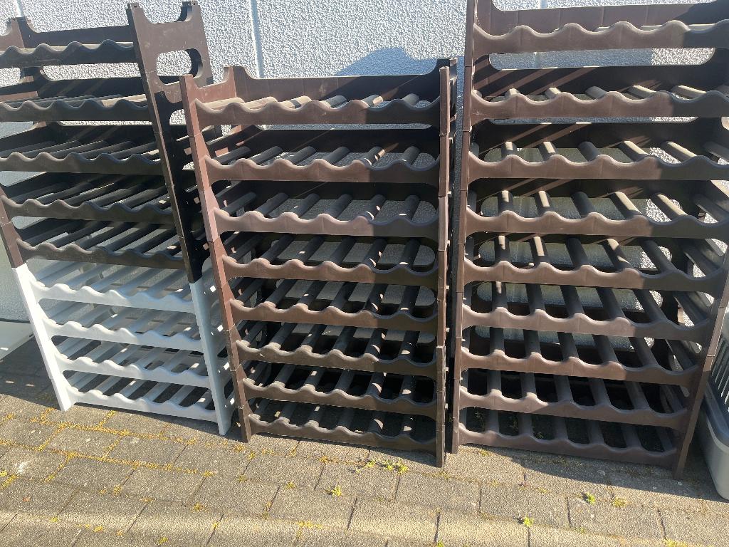 Wijnrekken in plastiek, Ophalen, Kunststof, 5 tot 15 flessen, Zo goed als nieuw
