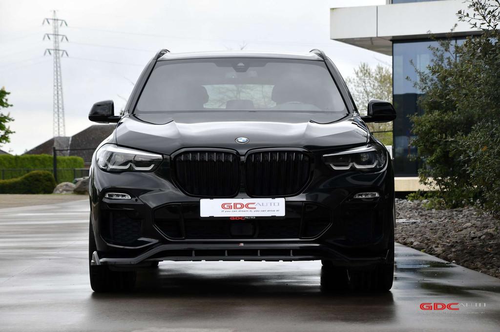 BMW X5 45e l Maxton Design Pack l (bj 2022, automaat), Auto's, Automaat, Gebruikt, Zwart, Leder