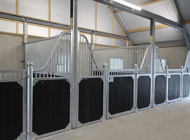 42. Paardenbox | paardenstal binnenbox | paardenbox kopen, Animaux & Accessoires, Mise à l'étable, 1 cheval ou poney