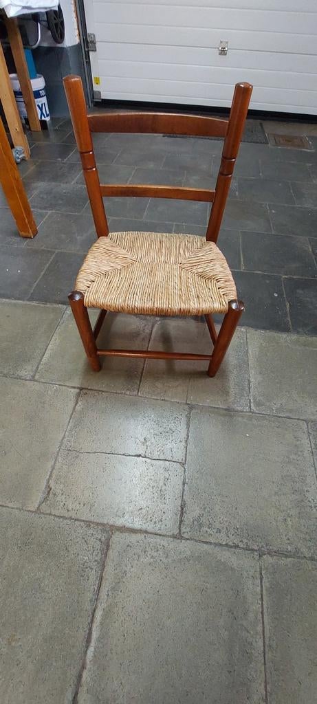 Petite chaises en osier, Enlèvement