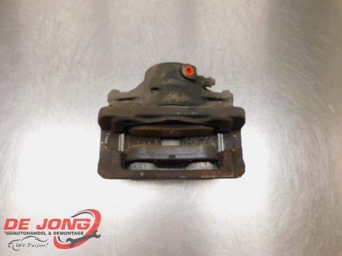 Etrier de frein (pince) avant gauche d'un Mercedes C-Klasse, Autos : Pièces & Accessoires, Freins & Transmission, Mercedes-Benz