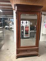 Spiegelkast, Enlèvement