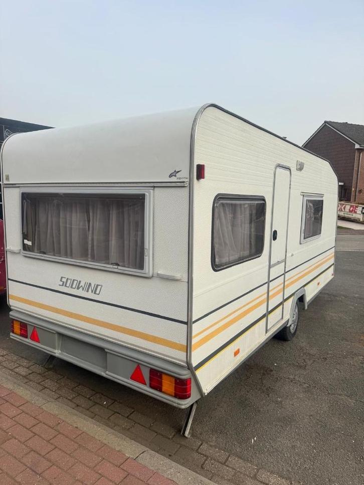 Knaus caravan, Caravans en Kamperen, Caravans, Particulier, tot en met 5, 1000 - 1250 kg, Rondzit, Knaus, Stapelbed, 5 tot 6 meter