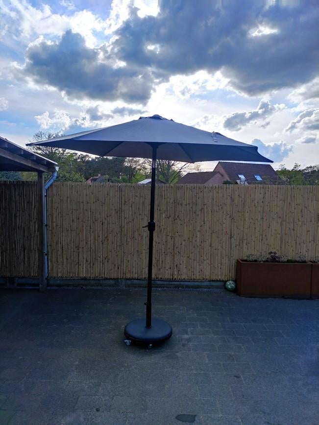 Parasol met voet (NIEUW)  grijze parasol (diameter = 290cm), Tuin en Terras, Parasols, Ophalen, Kantelbaar, Nieuw, 2 tot 3 meter