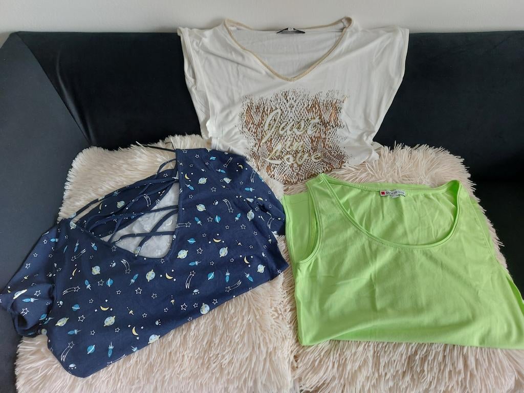 Lot de 3 t shirt XS, Enlèvement ou Envoi