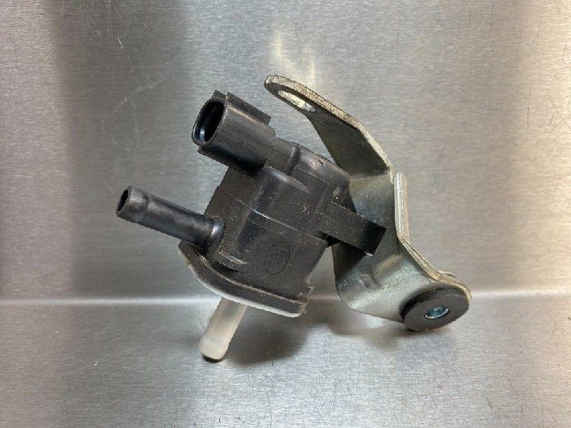 VACUUM VALVE Toyota RAV4 (A3) (|9091012276|1362007010|), Utilisé, Toyota