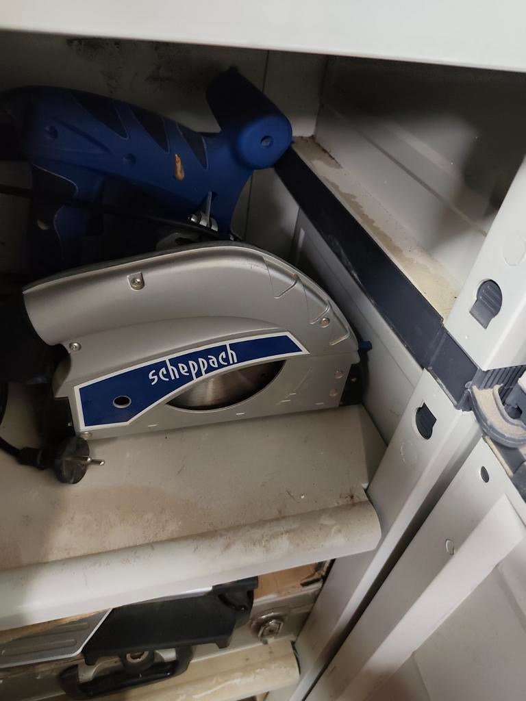 Scie circulaire avec guide, Enlèvement