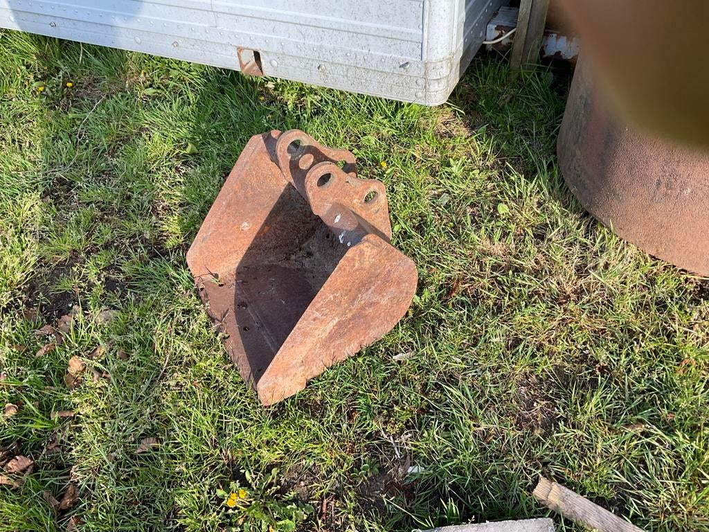 Grondbak voor minigraver, Ophalen, Gebruikt