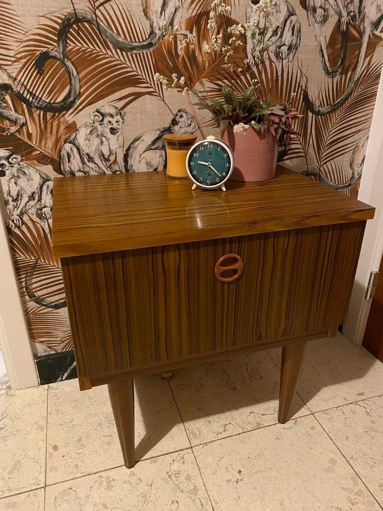 Vintage nachtkastje, Ophalen, Zo goed als nieuw