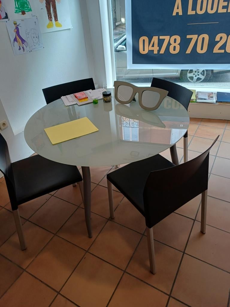 Table en verre sablée + 4 chaises assorties., Enlèvement, Verre