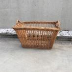 Oude rieten mand, Enlèvement