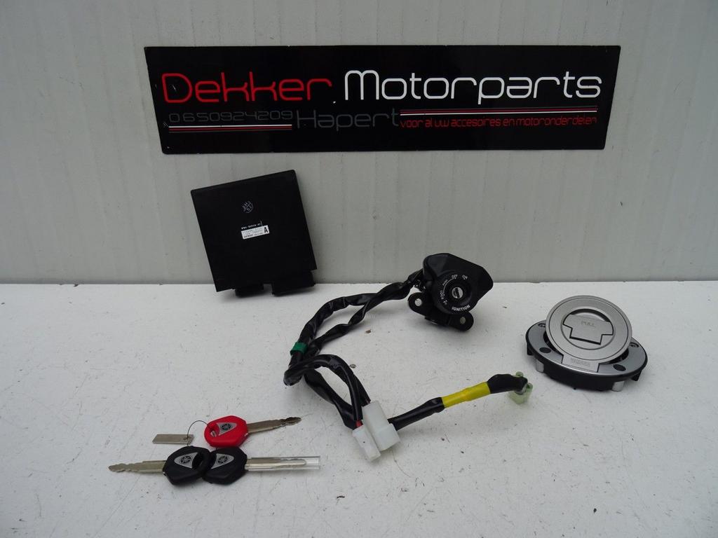 Slotenset + ECU Unit Yamaha YZF R6 2017-2018-2019-2021 RJ27, Ophalen of Verzenden, -, -, -