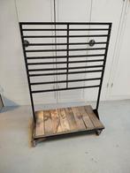 Étagère à vis métallique sur roulettes, Enlèvement, Utilisé, Matériel