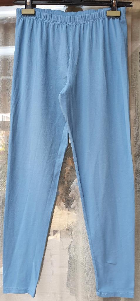 Licht blauwe legiging maat S/M, Kleding | Dames, Broeken en Pantalons, Gedragen, Maat 36 (S), Blauw, Ophalen of Verzenden