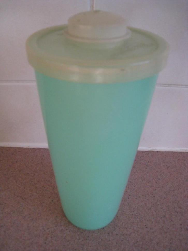 Tupperware 307-19, beker, groen, met sproeigaatjes, Huis en Inrichting, Keuken | Tupperware, Groen, Ophalen