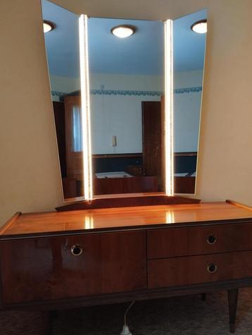 Vintage kaptafel met spiegel + verlichting beschikbaar voor biedingen