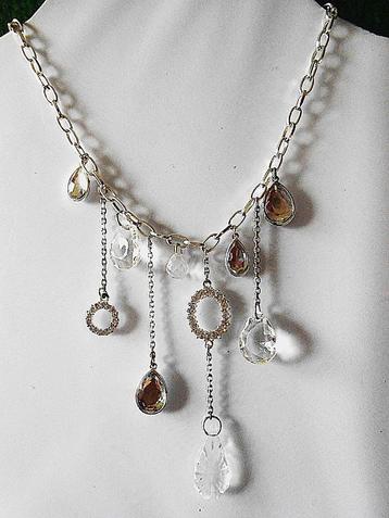 Avon: fijne, elegante halsketting beschikbaar voor biedingen