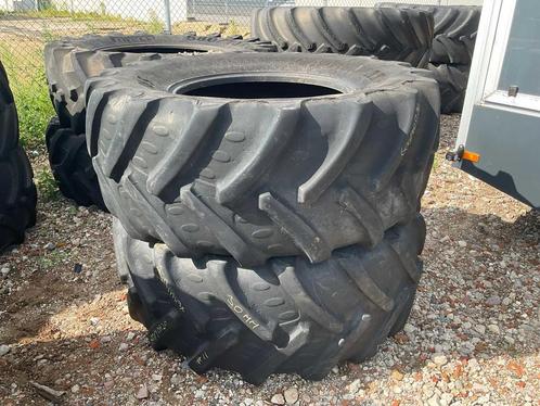 Agrimax RT 765 tractor Band (2x), Zakelijke goederen, Landbouw | Onderdelen | Banden, Velgen en Assen