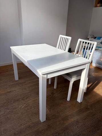 Ekedalen tafel met 2 stoelen/Ekedalen tafel met 2 stoelen beschikbaar voor biedingen