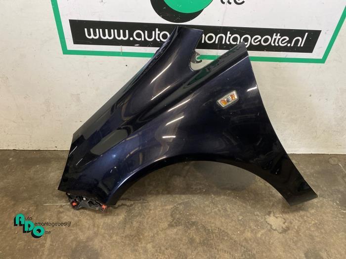 Aile avant gauche d'un Opel Corsa (Corsa D 07-) (Z20R), Autos : Pièces & Accessoires, Carrosserie & Tôlerie, Opel, Utilisé, 3 mois de garantie