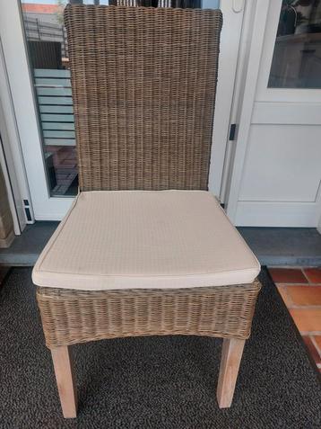 6 stoelen  beschikbaar voor biedingen