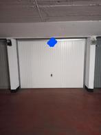 Gesloten garagebox met elektriciteit en verlichting.  Gelege, Immo, Garages en Parkeerplaatsen, Brussel