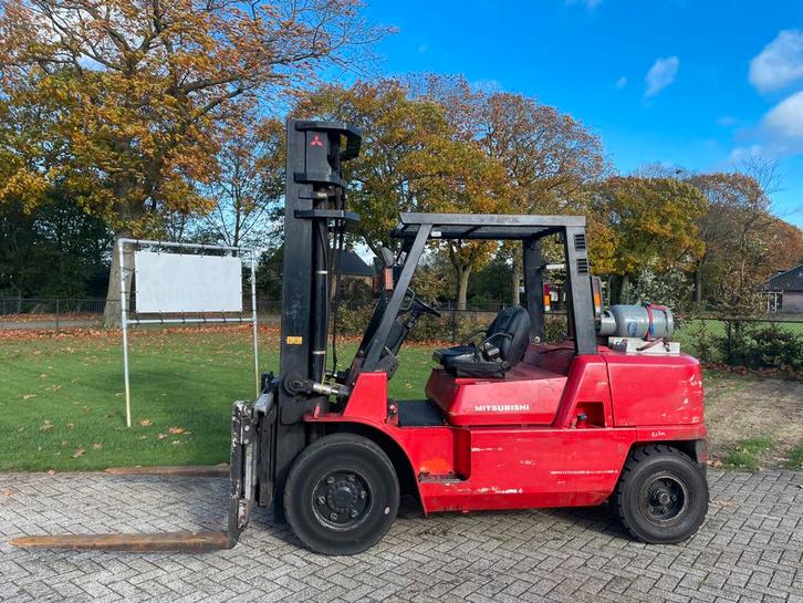 Heftruck 5 ton gas freelift triplo sideshift, Zakelijke goederen, Machines en Bouw | Heftrucks en Intern transport, Heftruck, Ophalen
