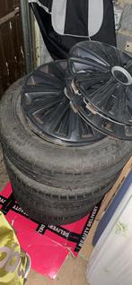 4 pneus hiver 14 pouces + enjoliveurs, 14 pouces, Pneus et Jantes, 165 mm, Utilisé