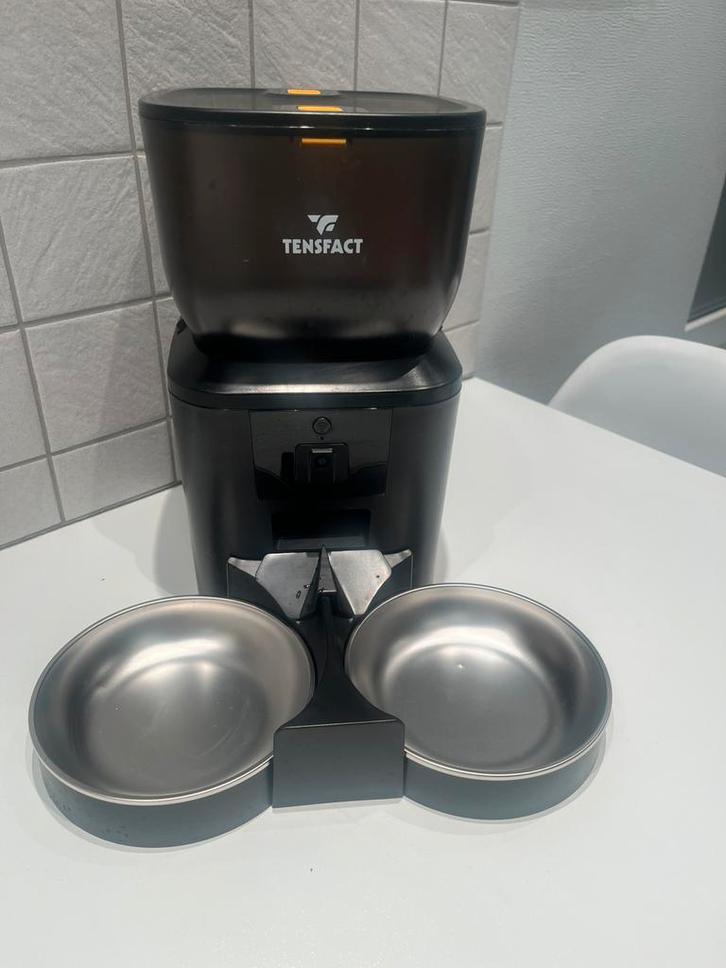 Automatische voederbak, Dieren en Toebehoren, Kattenvoerbakken en Drinkbakken, Zo goed als nieuw, Ophalen