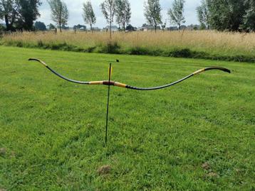 Bamboo horn bow beschikbaar voor biedingen