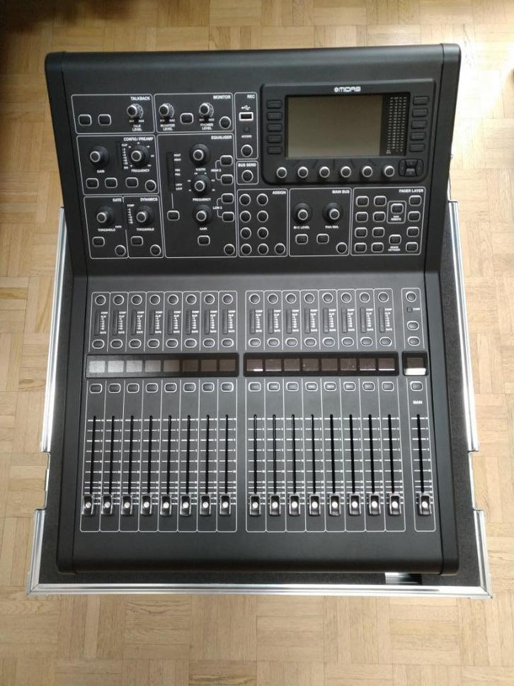 Midas M32R met flightcase, Muziek en Instrumenten, Mengpanelen, Zo goed als nieuw, 20 kanalen of meer, Microfooningang, Ophalen