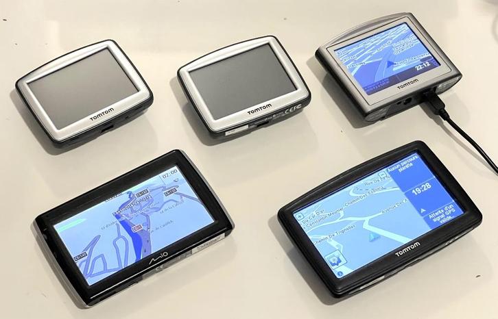 Lot de 5 GPS auto TomTom et Mio, Auto diversen, Autonavigatie, Gebruikt, Ophalen of Verzenden