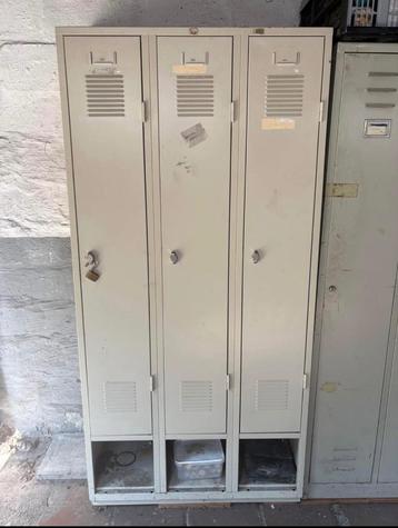 Armoire métallique  beschikbaar voor biedingen