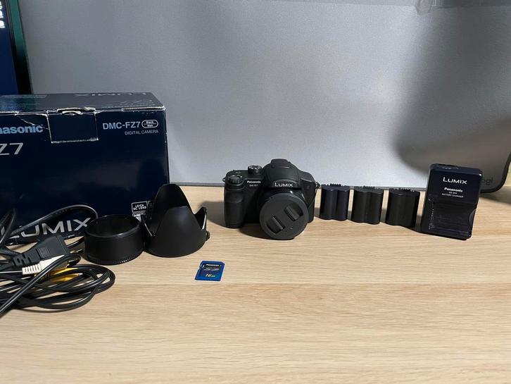 Panasonic Lumix DMC-FZ7, Audio, Tv en Foto, Videocamera's Digitaal, Zo goed als nieuw, Camera, Geheugenkaart, Panasonic, 8 tot 20x