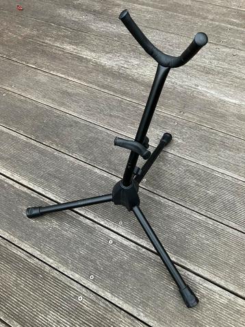 Standaard voor alt saxofoon beschikbaar voor biedingen