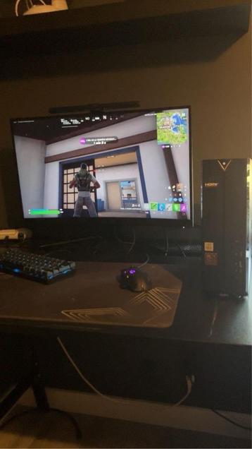 Gereconditioneerde gamer-pc  beschikbaar voor biedingen