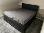 160/200 zwart massief grenen bed, Huis en Inrichting, Slaapkamer | Bedden, Ophalen, Zo goed als nieuw, Zwart