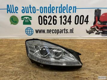 S KLASSE W221 FACELIFT XENON KOPLAMP RECHTS A2218205661 beschikbaar voor biedingen