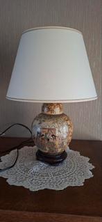 Vintage tafellamp met chinese voet., Huis en Inrichting, Ophalen, Zo goed als nieuw