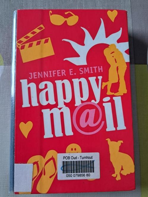 Boek: Happy M@il door Jennifer E. Smith, Boeken, Kinderboeken | Jeugd | 13 jaar en ouder, Zo goed als nieuw, Fictie, Ophalen of Verzenden