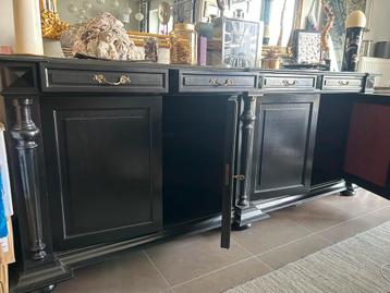 Dressoir kast beschikbaar voor biedingen