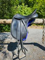 Bates Caprilli dressuurzadel 17inch, Dieren en Toebehoren, Ophalen, Zo goed als nieuw