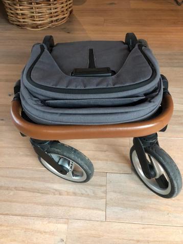 Buggy (Mutsy Nio) + adapters voor Maxi Cosi beschikbaar voor biedingen