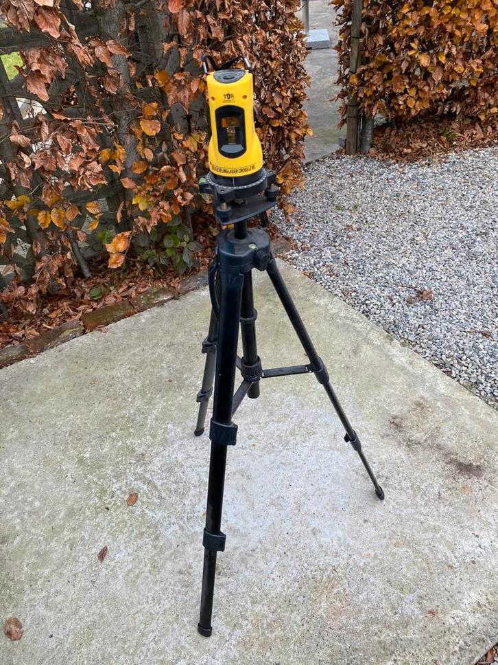 Laserwaterpas op statief, Doe-het-zelf en Bouw, Meetapparatuur, Gebruikt, Ophalen