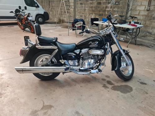 Hyosung Aquila 125 Custom, Motoren, Overige Motoren, 11 kW of minder, 2 cilinders, Ophalen