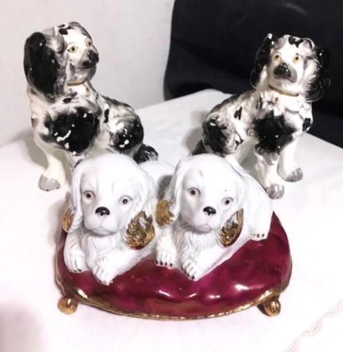 Statue chien Staffordshire & Pékinois 4 pièces😍🐶💑🤗🎁👌, Antiquités & Art, Art | Sculptures & Bois, Enlèvement ou Envoi