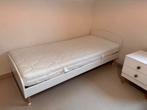 1 persoonsbed + nachtkastje, Huis en Inrichting, Slaapkamer | Bedden, Ophalen, Zo goed als nieuw, Wit