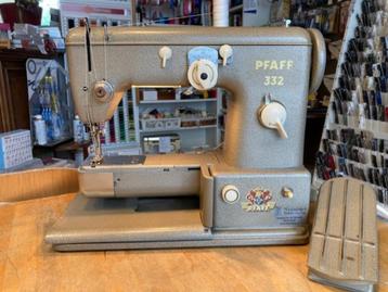 Pfaff 332 - semi industrie naaimachine met vrije arm beschikbaar voor biedingen