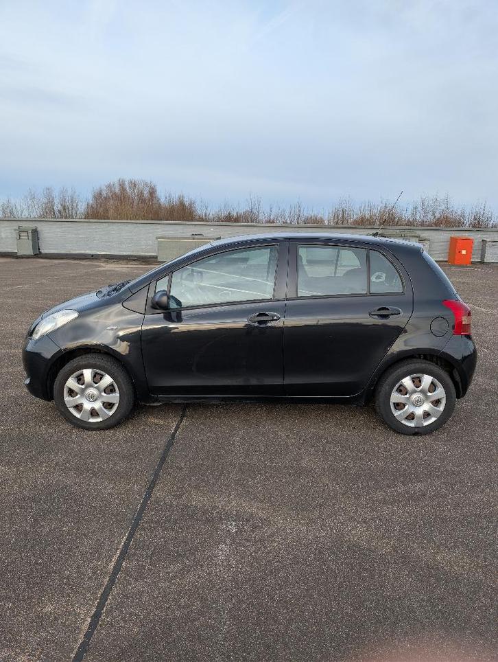 TOYOTA Yaris 1.0 VVTI, Auto's, Toyota, Particulier, Yaris, Airbags, Benzine, Handgeschakeld, Zwart, Zwart, Stof, Voorwielaandrijving